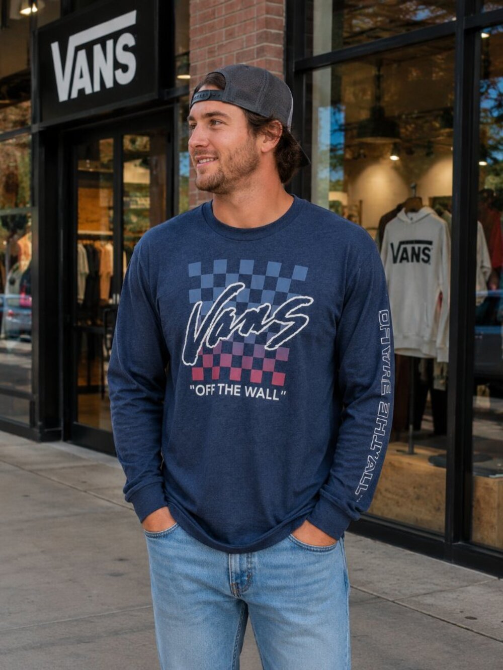 VANS  OFF THE WALL MENS LONG SLEEVE (medium)